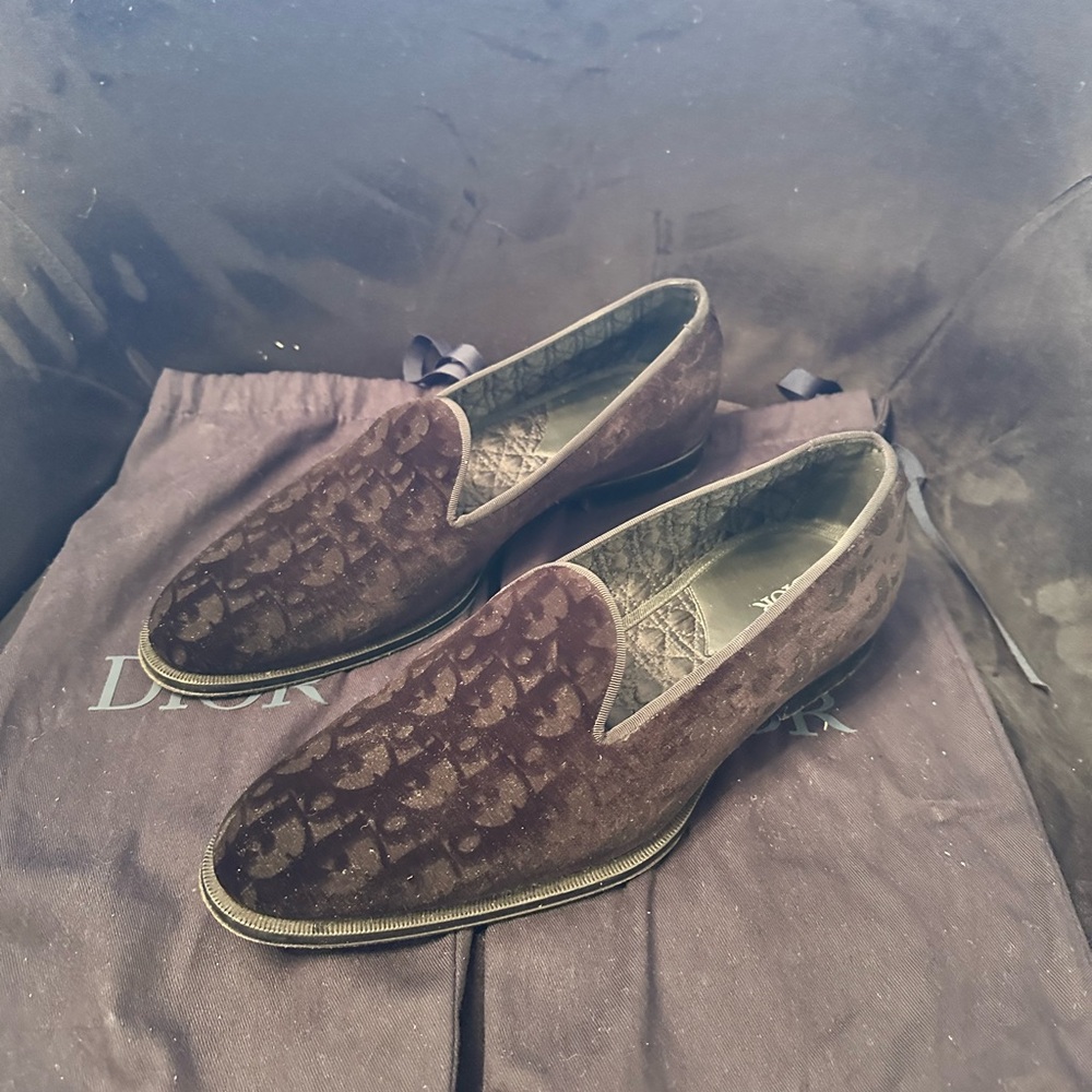 DIOR Elegant Black Velvet Men's Slip-On Loafers - Picture 2 of 5